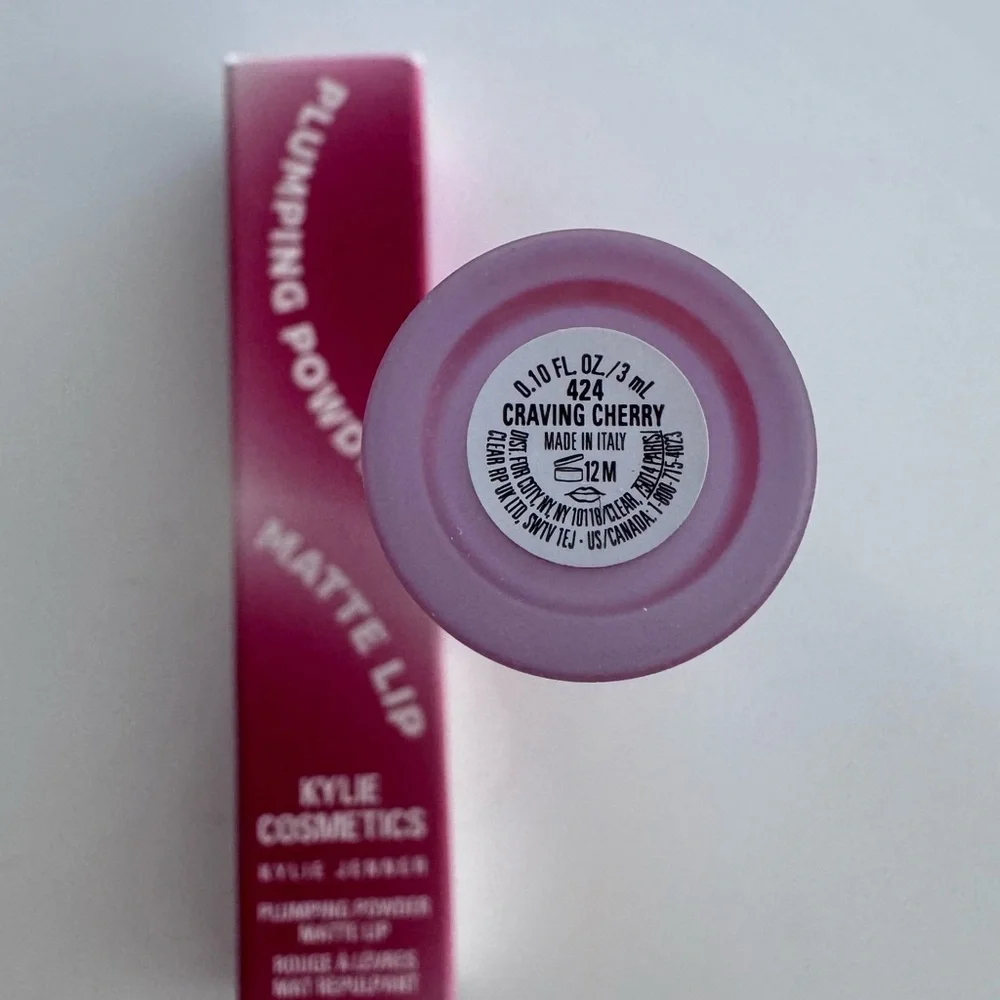 Kylie Cosmetics Plumping Powder Matte Lip - Craving Cherry - Picture 2 of 4